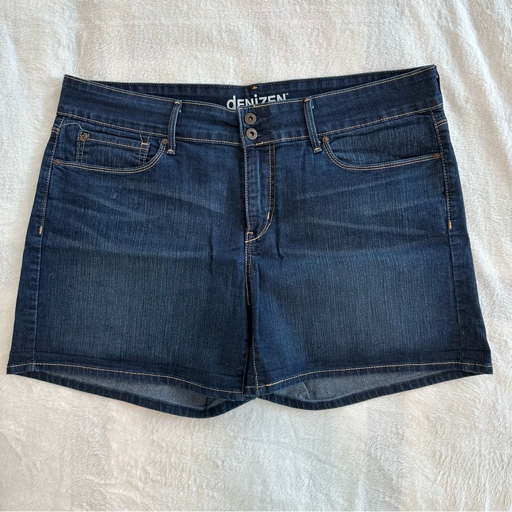 Denizen from Levi's Women's Dark Blue Denim Shorts, size 16, 5” Inseam